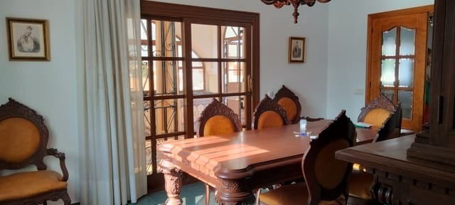 5 soveværelse Villa til salg i Los Barrios - € 550.000 (Ref: 8666832)