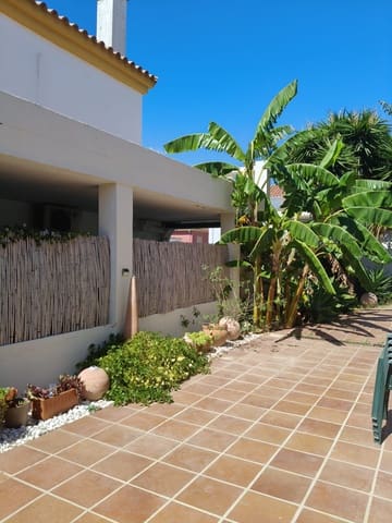 Villa zu verkaufen in Los Barrios - 490.000 € (Ref: 9453011)