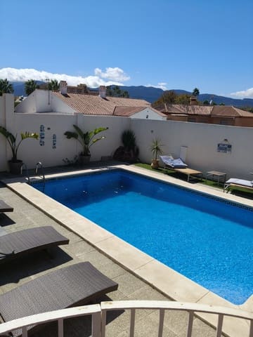 Villa zu verkaufen in Los Barrios - 490.000 € (Ref: 9453011)