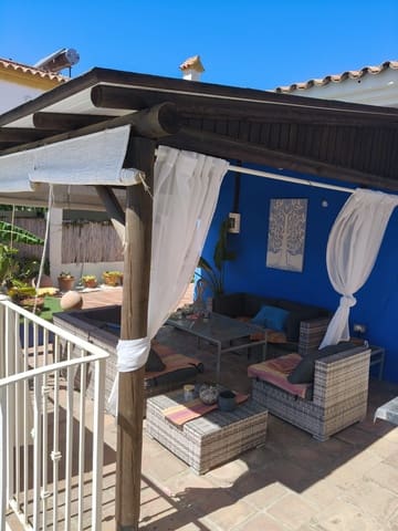 Villa zu verkaufen in Los Barrios - 490.000 € (Ref: 9453011)