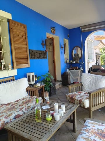 Villa zu verkaufen in Los Barrios - 490.000 € (Ref: 9453011)