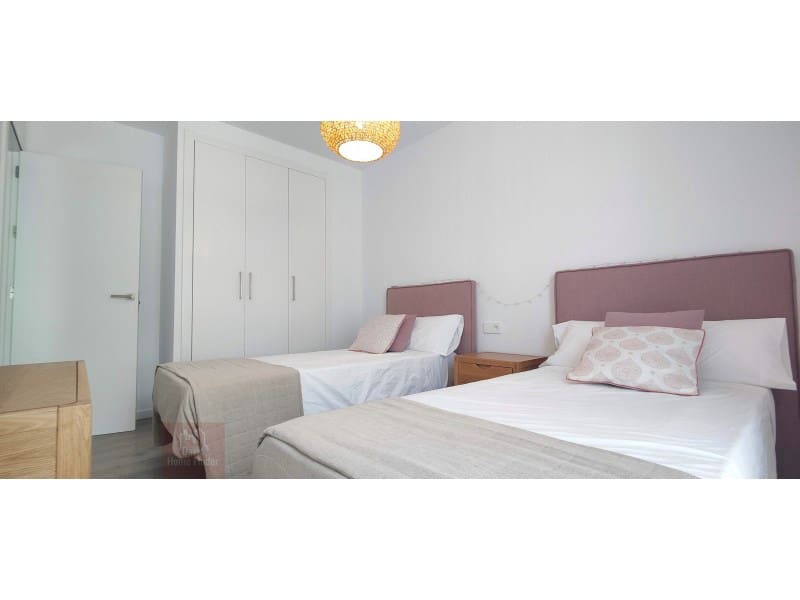 Piso de 3 habitaciones en Estepona en venta con piscina garaje - 350.000 € (Ref: 8849958)