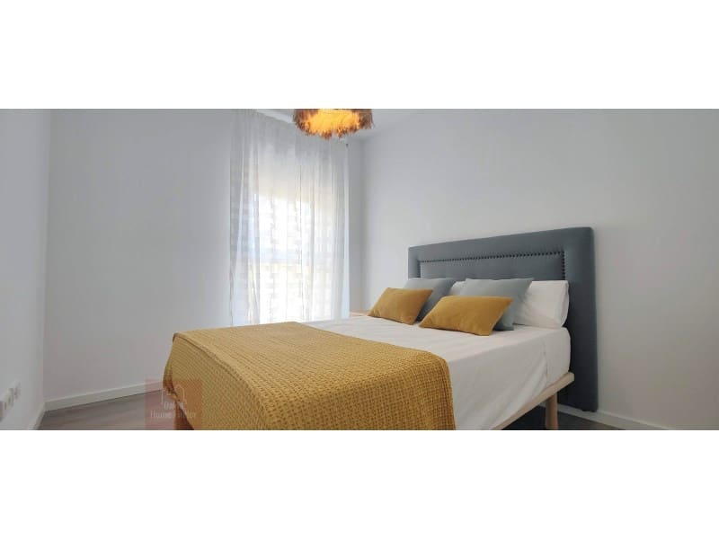 Piso de 3 habitaciones en Estepona en venta con piscina garaje - 350.000 € (Ref: 8849958)