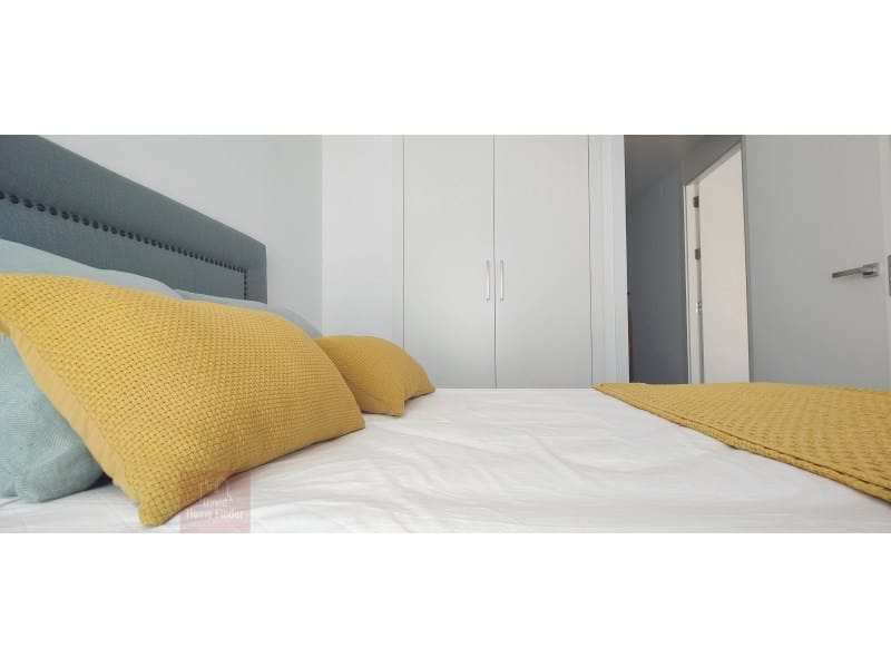 Piso de 3 habitaciones en Estepona en venta con piscina garaje - 350.000 € (Ref: 8849958)