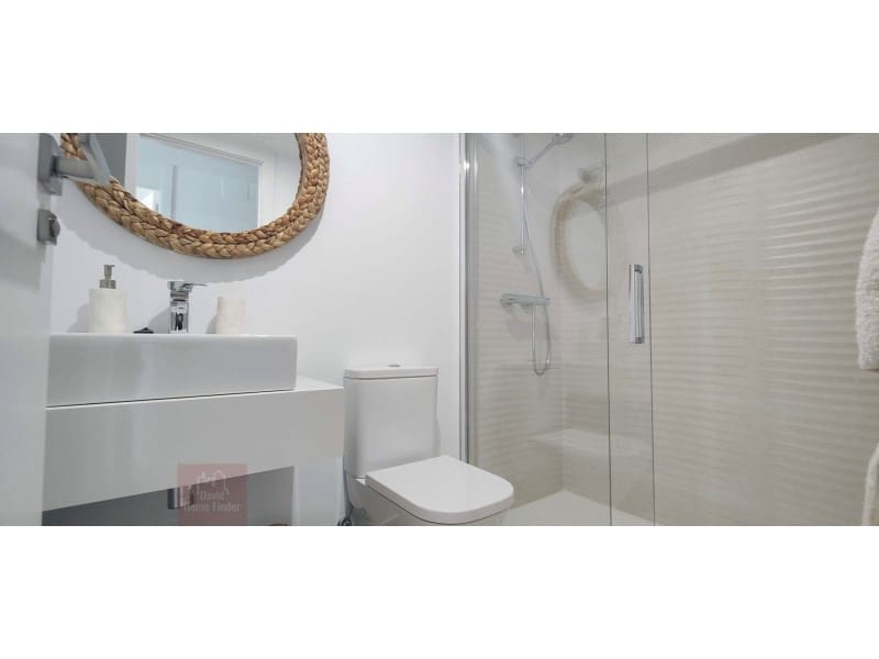 Piso de 3 habitaciones en Estepona en venta con piscina garaje - 350.000 € (Ref: 8849958)