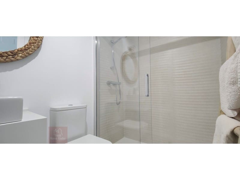 Piso de 3 habitaciones en Estepona en venta con piscina garaje - 350.000 € (Ref: 8849958)