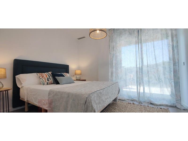 Piso de 3 habitaciones en Estepona en venta con piscina garaje - 350.000 € (Ref: 8849958)