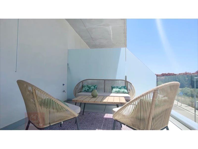 Piso de 3 habitaciones en Estepona en venta con piscina garaje - 350.000 € (Ref: 8849958)