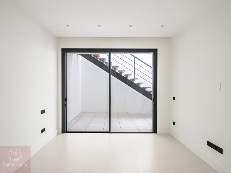 4 soveværelse Villa til salg i Golden Mile med swimmingpool garage - € 3.750.000 (Ref: 8865808)