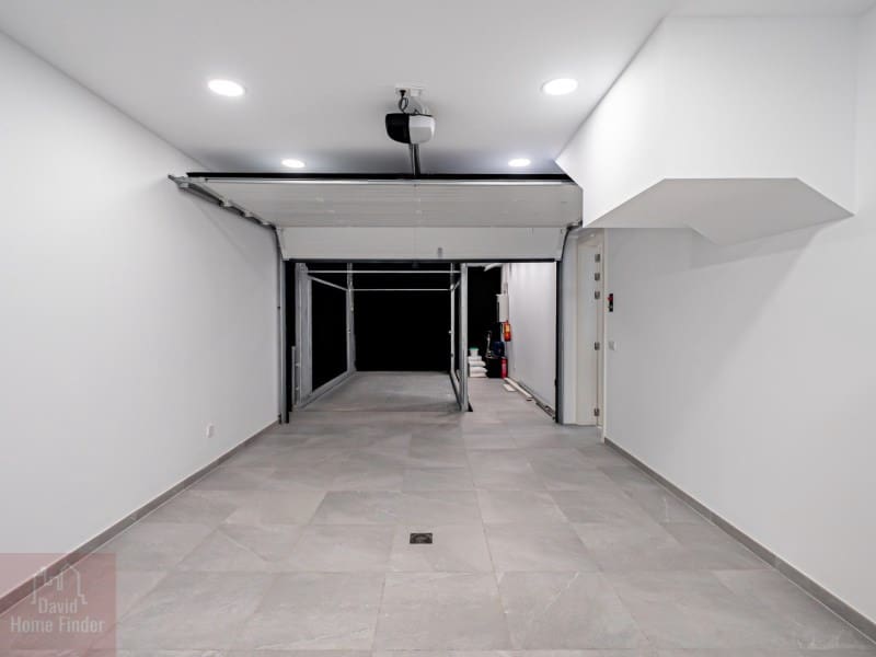 4 soveværelse Villa til salg i Golden Mile med swimmingpool garage - € 3.750.000 (Ref: 8865808)