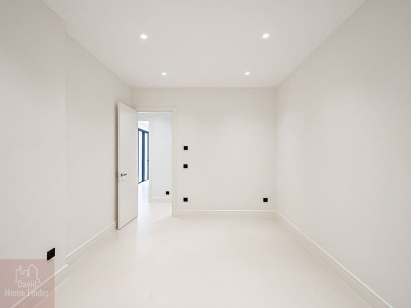 4 soveværelse Villa til salg i Golden Mile med swimmingpool garage - € 3.750.000 (Ref: 8865808)