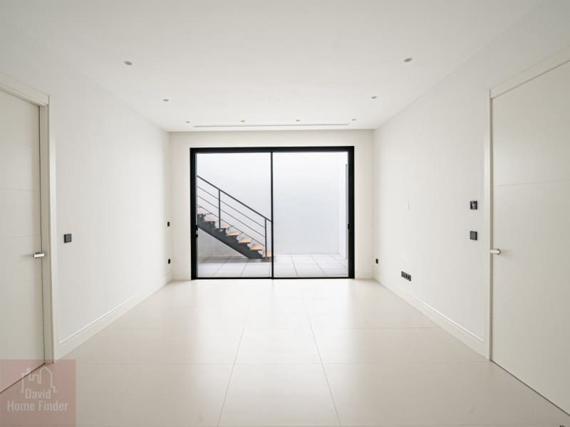 4 soveværelse Villa til salg i Golden Mile med swimmingpool garage - € 3.750.000 (Ref: 8865808)