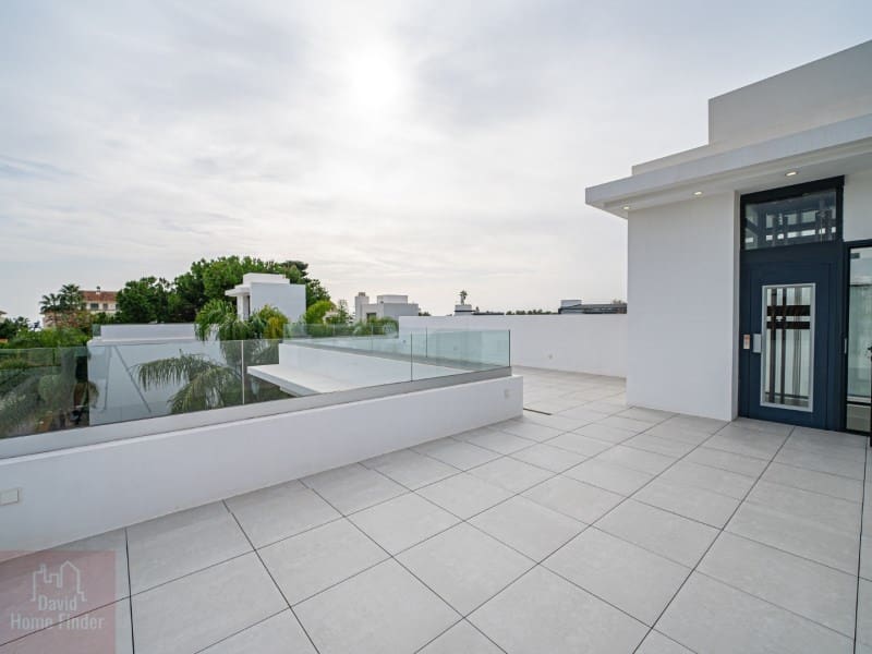 4 soveværelse Villa til salg i Golden Mile med swimmingpool garage - € 3.750.000 (Ref: 8865808)