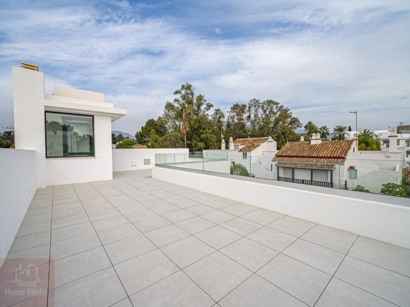 4 soveværelse Villa til salg i Golden Mile med swimmingpool garage - € 3.750.000 (Ref: 8865808)