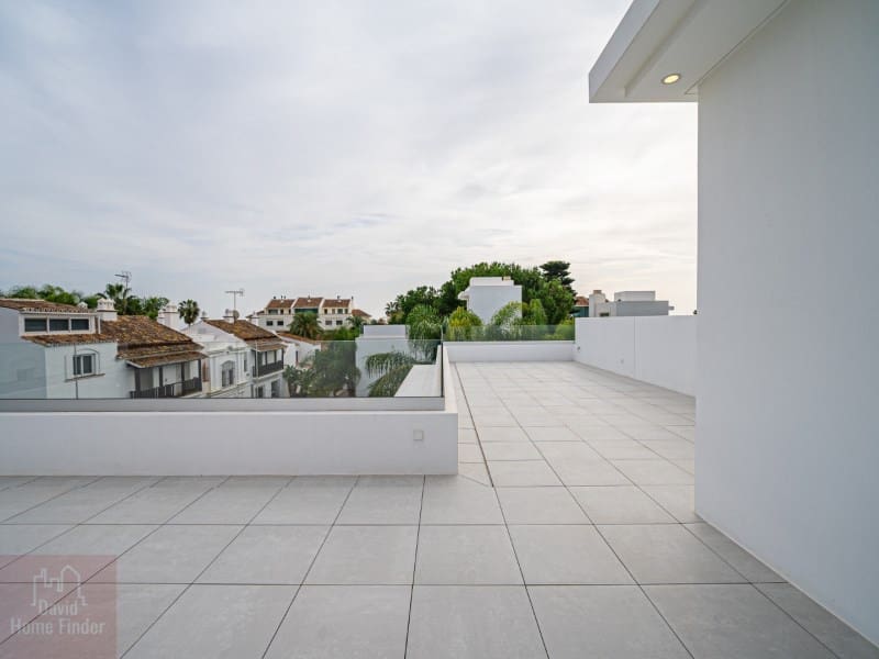 4 soveværelse Villa til salg i Golden Mile med swimmingpool garage - € 3.750.000 (Ref: 8865808)