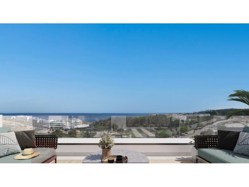 3 chambre Penthouse à vendre à Estepona avec piscine garage - 725 000 € (Ref: 8939005)