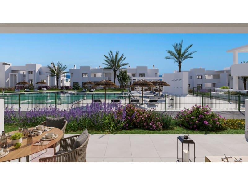 3 chambre Penthouse à vendre à Estepona avec piscine garage - 725 000 € (Ref: 8939005)