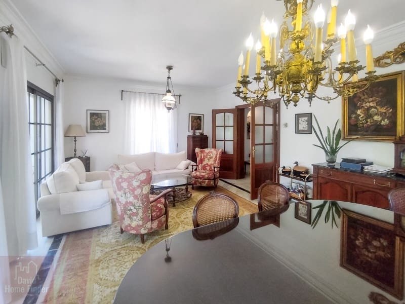 5 bedroom Villa for sale in San Pedro de Alcantara with garage - € 2,950,000 (Ref: 9042627)