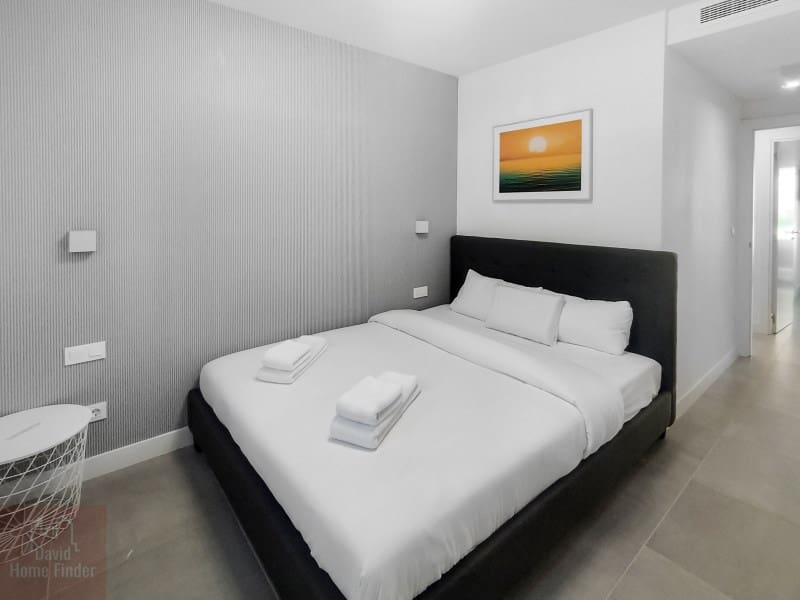 3 sypialnia Apartament do wynajęcia w New Golden Mile z basenem garażem - 3 000 € (Ref: 9042628)