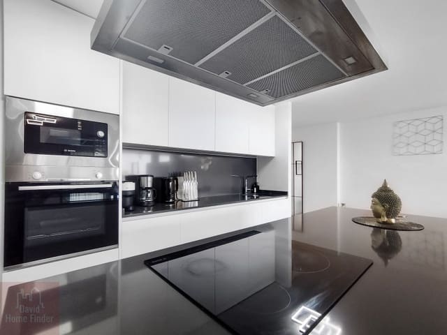 3 sypialnia Apartament do wynajęcia w Selwo, Estepona z basenem garażem - 3 000 € (Ref: 9042628)