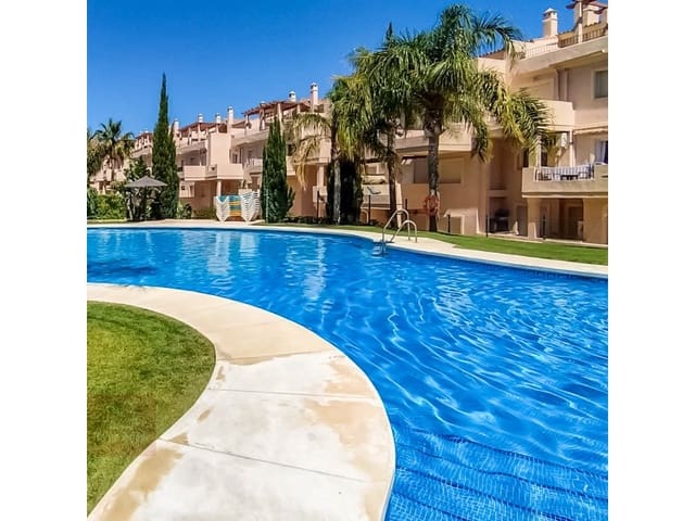 3 bedroom Flat for rent in La Duquesa / Puerto de la Duquesa, Manilva with garage - € 1,500 (Ref: 9137163)