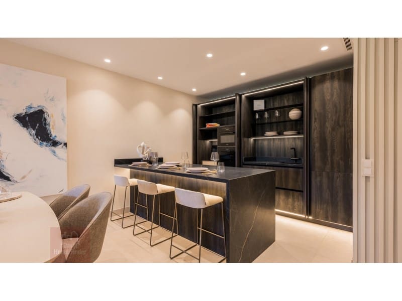 3 bedroom Beach Apartment for sale in New Golden Mile with pool garage - € 1,825,000 (Ref: 9291316)