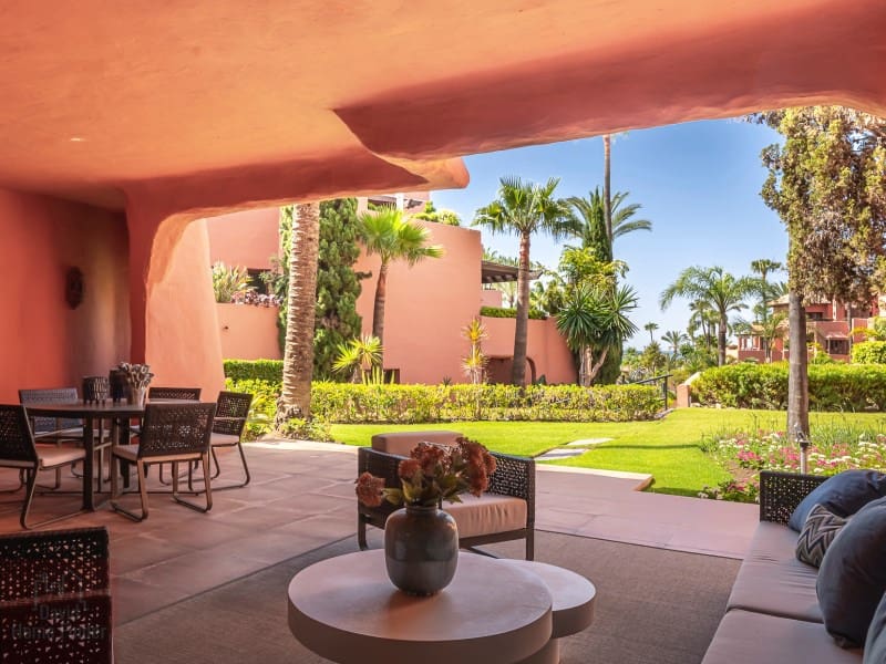 3 bedroom Beach Apartment for sale in New Golden Mile with pool garage - € 1,825,000 (Ref: 9291316)