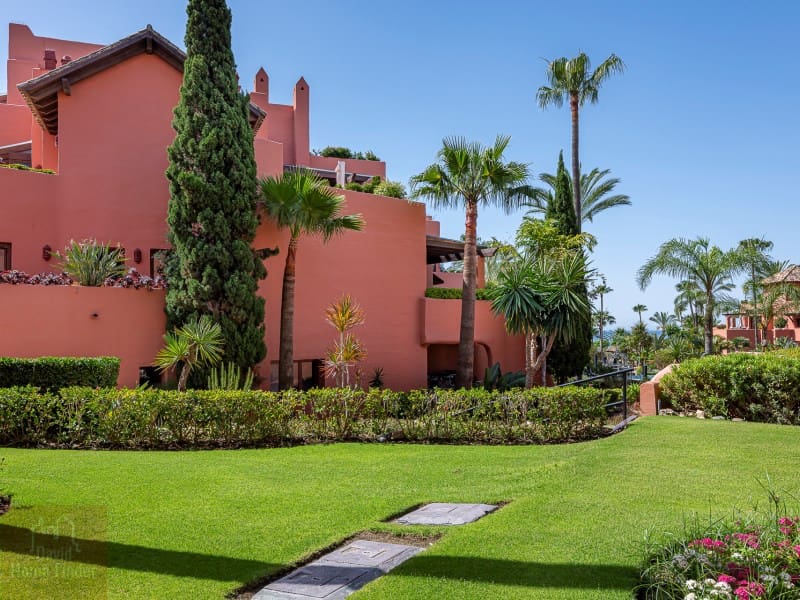 3 bedroom Beach Apartment for sale in New Golden Mile with pool garage - € 1,825,000 (Ref: 9291316)