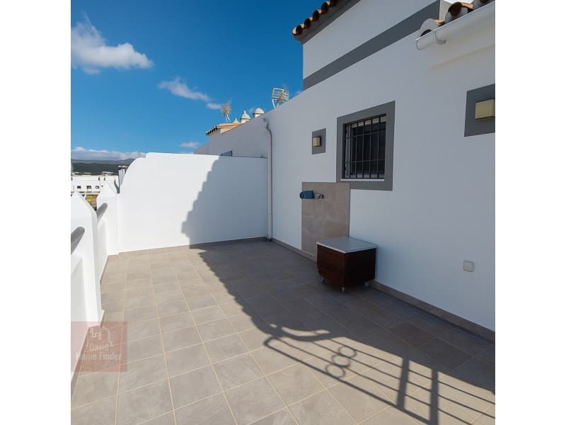 4 slaapkamer Halfvrijstaande villa te koop in Estepona - € 795.000 (Ref: 9359793)