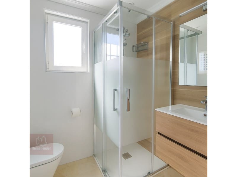 4 slaapkamer Halfvrijstaande villa te koop in Estepona - € 795.000 (Ref: 9359793)