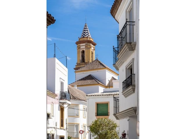 4 sovrum Semi-fristående Villa till salu i Estepona Pueblo, Estepona - 795 000 € (Ref: 9359793)