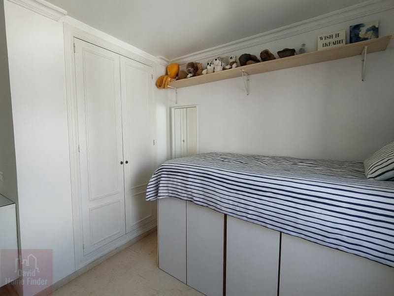 4 slaapkamer Halfvrijstaande villa te koop in Estepona - € 795.000 (Ref: 9359793)