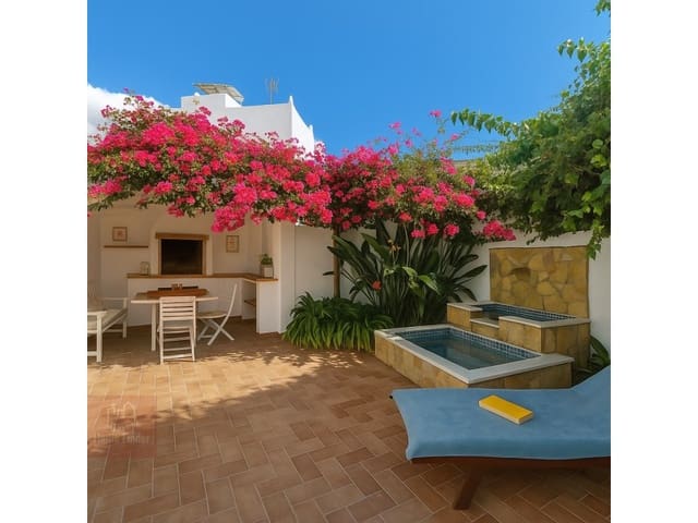 4 sovrum Semi-fristående Villa till salu i Estepona Pueblo, Estepona - 795 000 € (Ref: 9359793)