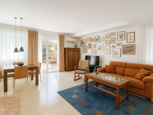 4 sovrum Semi-fristående Villa till salu i Estepona Pueblo, Estepona - 795 000 € (Ref: 9359793)