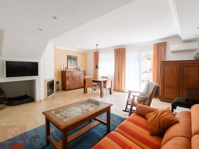 4 sovrum Semi-fristående Villa till salu i Estepona Pueblo, Estepona - 795 000 € (Ref: 9359793)