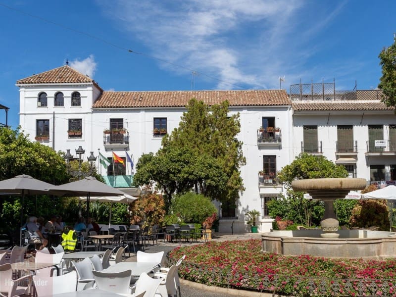 4 slaapkamer Halfvrijstaande villa te koop in Estepona - € 795.000 (Ref: 9359793)