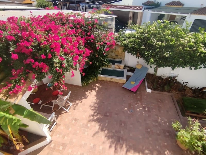 4 slaapkamer Halfvrijstaande villa te koop in Estepona - € 795.000 (Ref: 9359793)