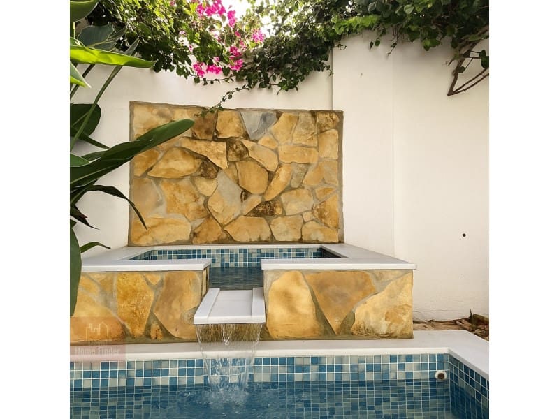 4 slaapkamer Halfvrijstaande villa te koop in Estepona - € 795.000 (Ref: 9359793)