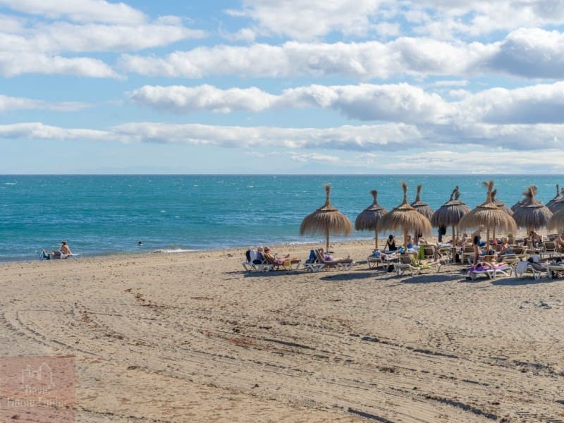 4 slaapkamer Halfvrijstaande villa te koop in Estepona - € 795.000 (Ref: 9359793)