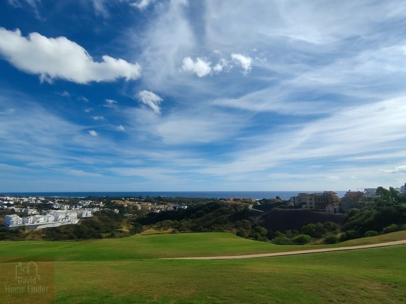 3 makuuhuone Huoneisto myytävänä paikassa New Golden Mile mukana uima-altaan - 1 495 000 € (Ref: 9375363)