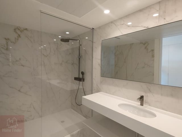 Apartamento de 3 habitaciones en Selwo, Estepona en venta con piscina - 1.495.000 € (Ref: 9375363)