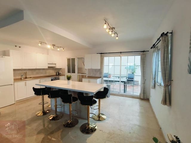 3 makuuhuone Omakotitalo vuokrattavana paikassa Alcorrín, Manilva mukana uima-altaan - 1 500 € (Ref: 9497704)