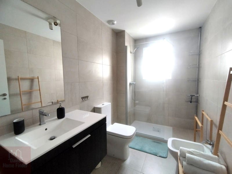 3 soveværelse Lejlighed til leje i Estepona med garage - € 2.100 (Ref: 9677116)