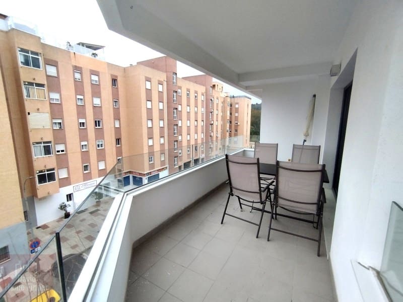 3 soveværelse Lejlighed til leje i Estepona med garage - € 2.100 (Ref: 9677116)