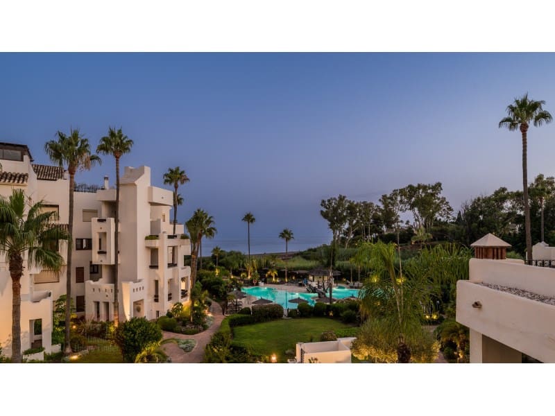 3 Zimmer Apartment zu verkaufen in New Golden Mile mit Pool - 1.995.000 € (Ref: 9758822)