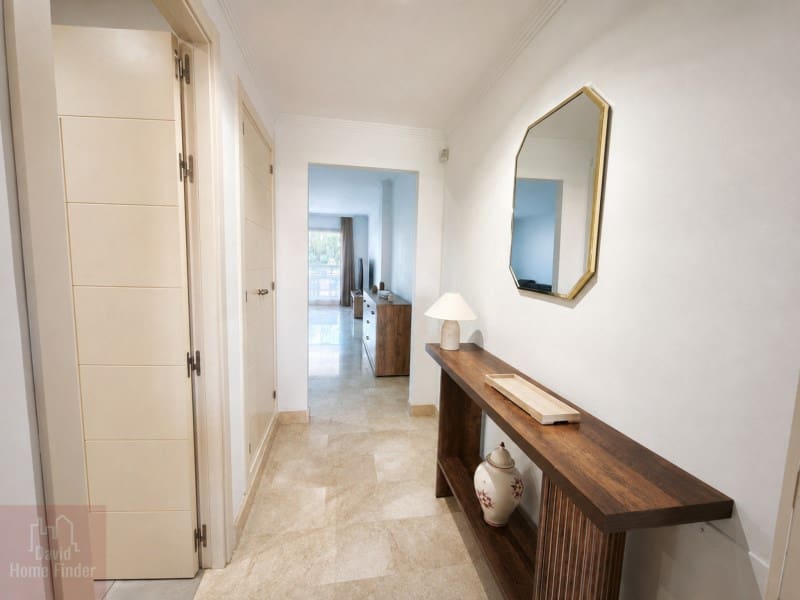 2 quarto Apartamento para arrendar em Casares com piscina garagem - 1 600 € (Ref: 9982688)