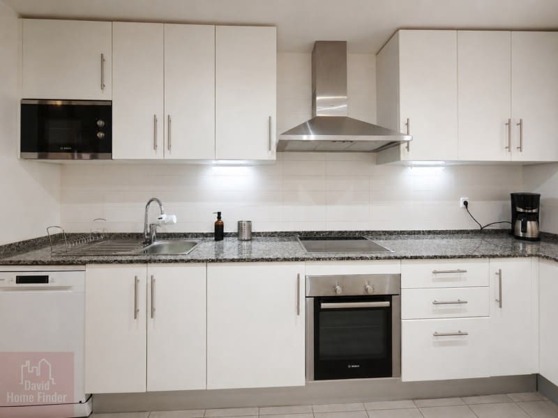 2 quarto Apartamento para arrendar em Casares com piscina garagem - 1 600 € (Ref: 9982688)