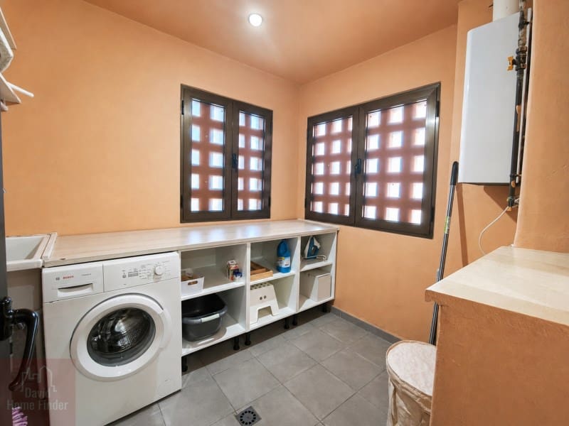 2 quarto Apartamento para arrendar em Casares com piscina garagem - 1 600 € (Ref: 9982688)