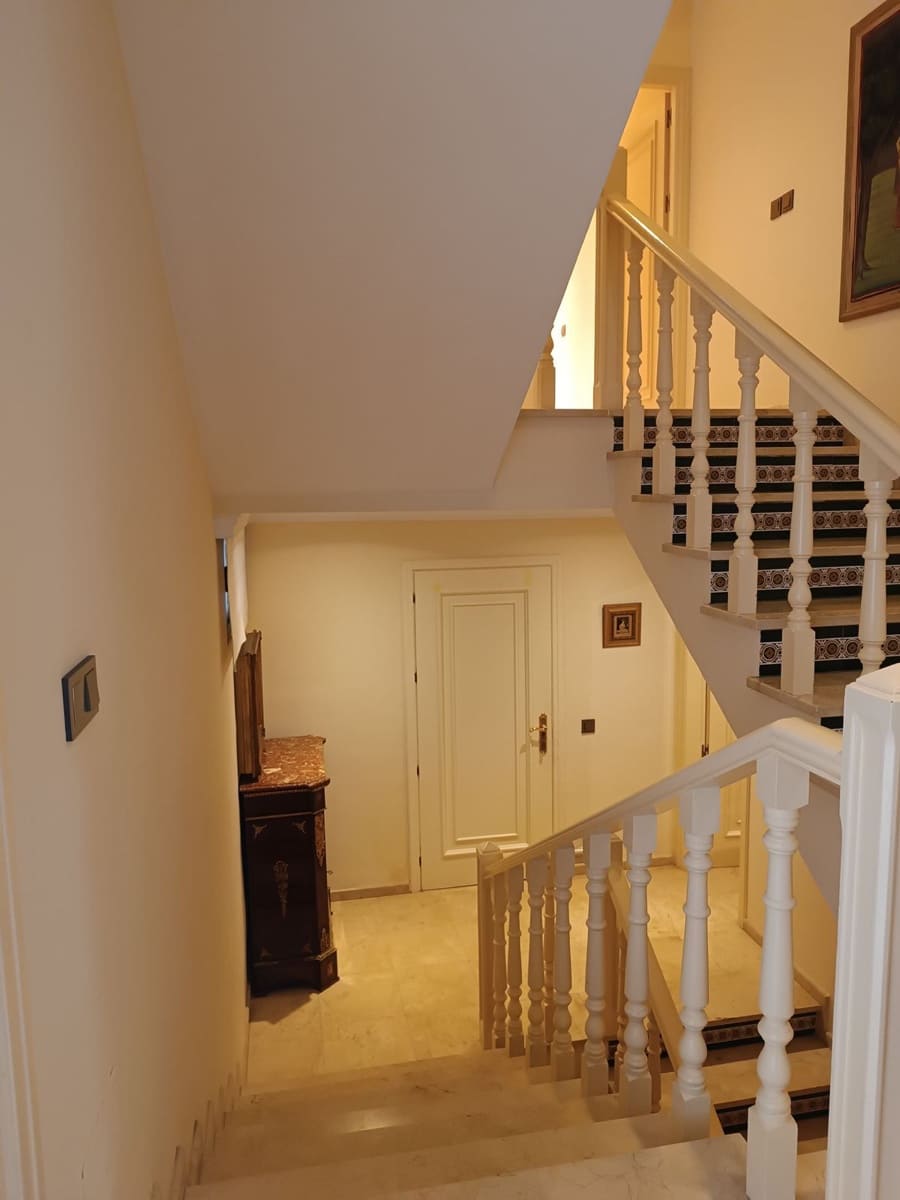 6 soverom Villa til salgs i Marbella med svømmebasseng - € 3 900 000 (Ref: 8975486)