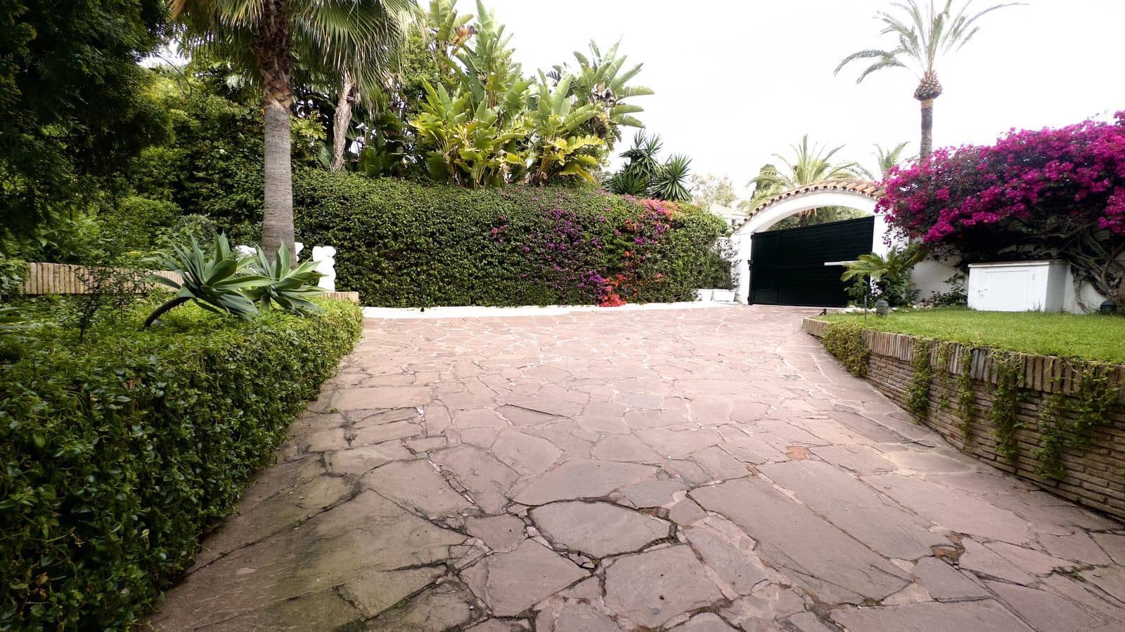 6 soverom Villa til salgs i Marbella med svømmebasseng - € 3 900 000 (Ref: 8975486)